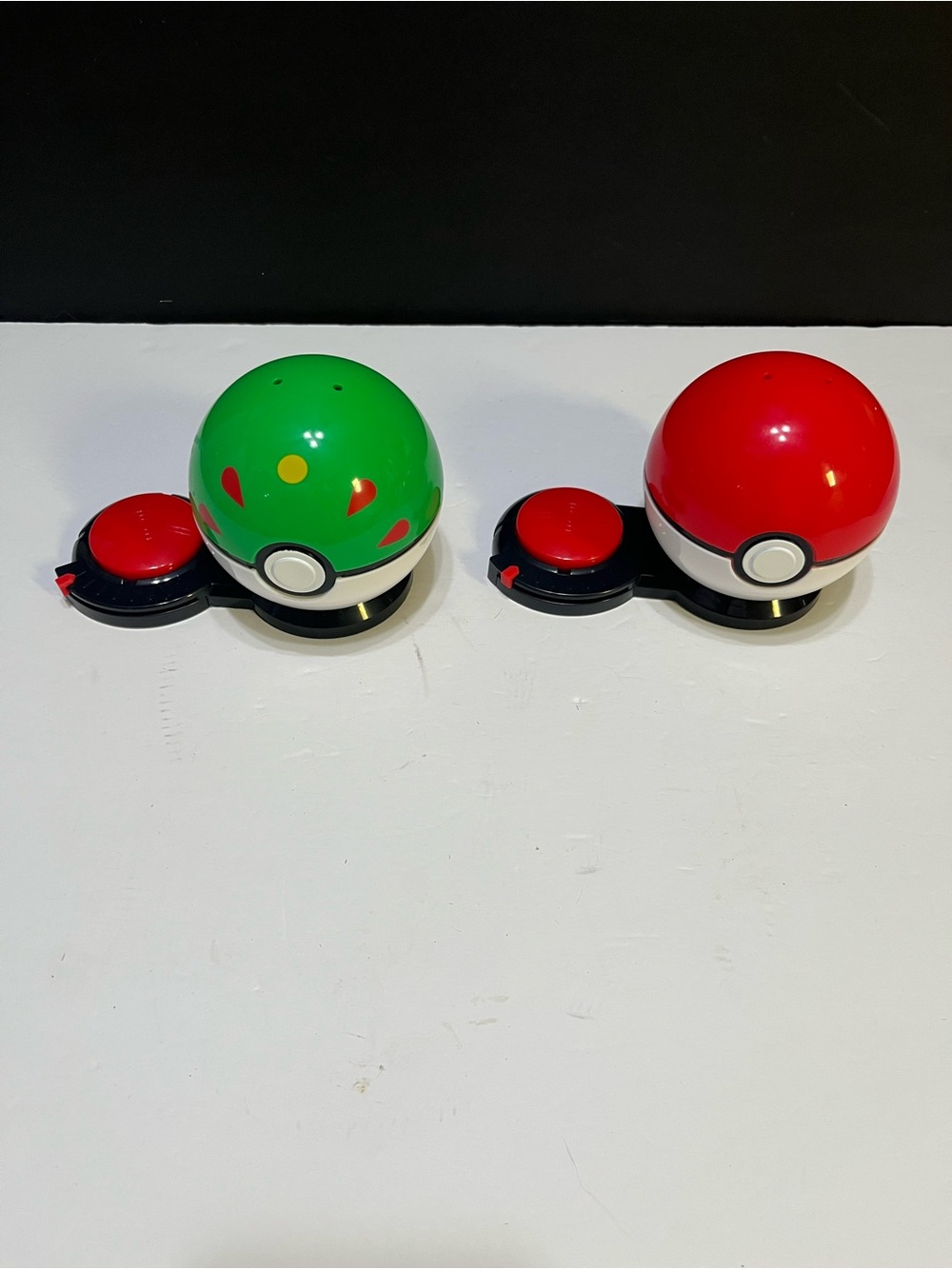 Pokemon Red and Green Poké Ball Launcher Set